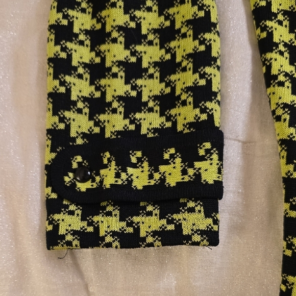 Ming Wang 2 Pieces Green and Black Blazer Classic Tailored Design And Top - Picture 6 of 16